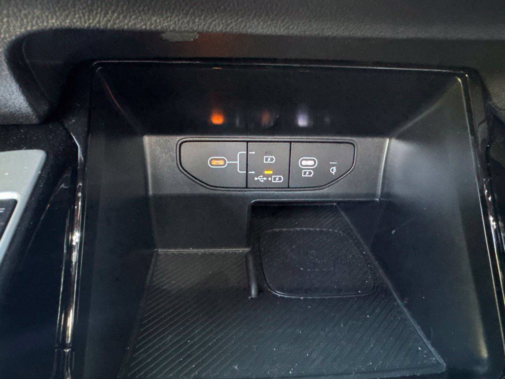 Used 2025 Kia Sorento SX AWD/4WD image 19