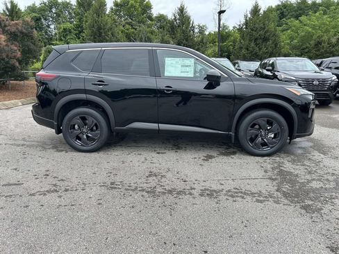 New 2026 Nissan Rogue SV FWD image 8