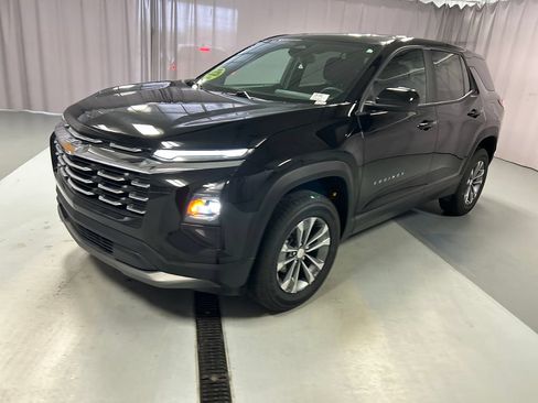 Used 2026 Chevrolet Equinox LT FWD image 3