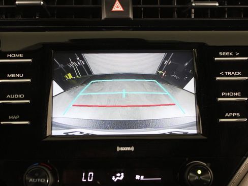 Used 2020 Toyota Camry SE image 25