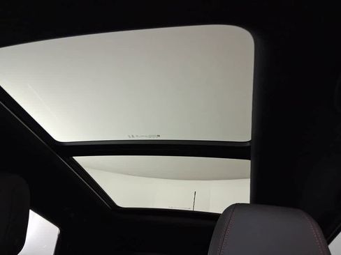 Used 2023 Chevrolet TrailBlazer RS w/ Sun and Liftgate Package image 41