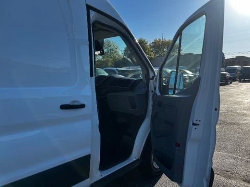Used 2016 Ford Transit 250 130 Medium Roof RWD image 17