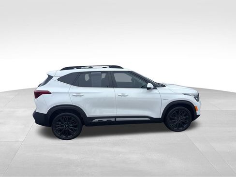 Used 2022 Kia Seltos Nightfall Edition image 8