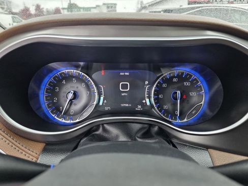 Used 2017 Chrysler Pacifica Limited w/ UConnect Theater Package image 26