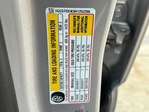 Used 2017 Chevrolet Colorado Z71 AWD/4WD image 34