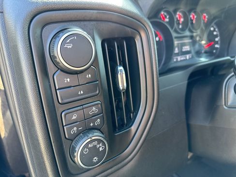 Used 2024 Chevrolet Silverado 2500 Custom w/ Custom Value Package image 10