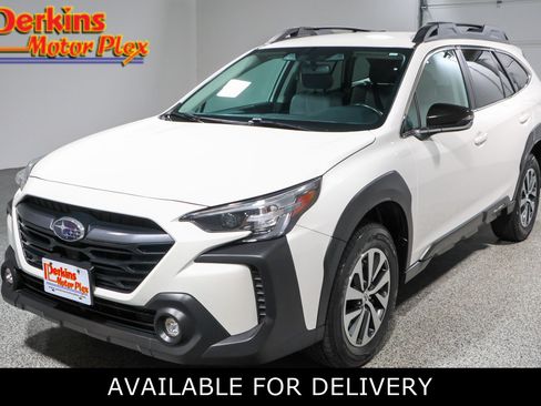 Used 2024 Subaru Outback Premium AWD/4WD image 1