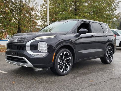 Used 2024 Mitsubishi Outlander SE image 4