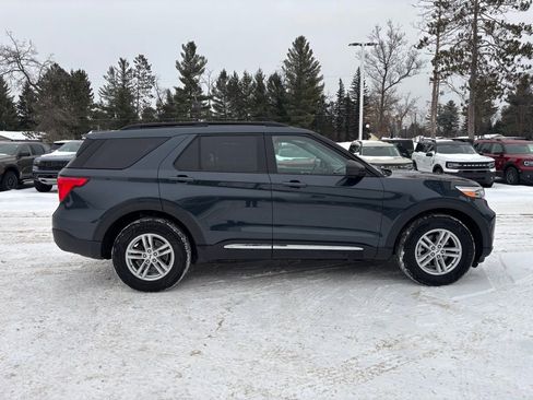 Used 2023 Ford Explorer XLT w/ Equipment Group 202A AWD/4WD image 2