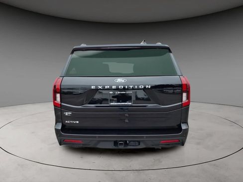 Used 2025 Ford Expedition Active AWD/4WD image 7