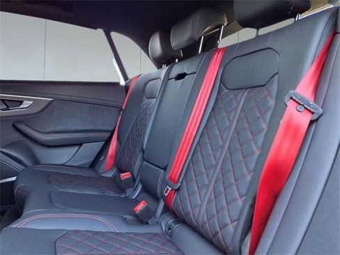 New 2026 Audi Q8 Prestige image 6