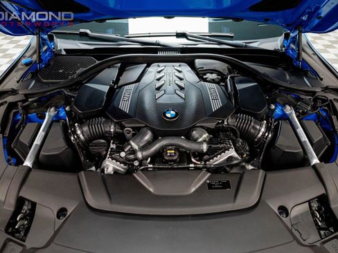 Used 2021 BMW 750i xDrive w/ Executive Package image 19