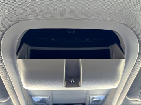 Used 2023 GMC Terrain SLE w/ Driver Convenience Package image 35