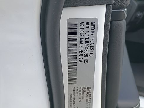 New 2025 Jeep Grand Cherokee Laredo X w/ Luxury Tech Group I image 19