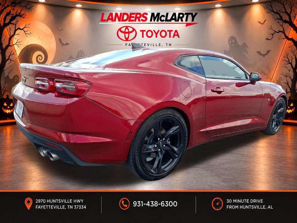 Used 2021 Chevrolet Camaro LT w/ Technology Package RWD image 3