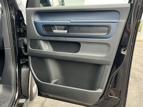 New 2025 Volkswagen ID. Buzz Pro S image 7