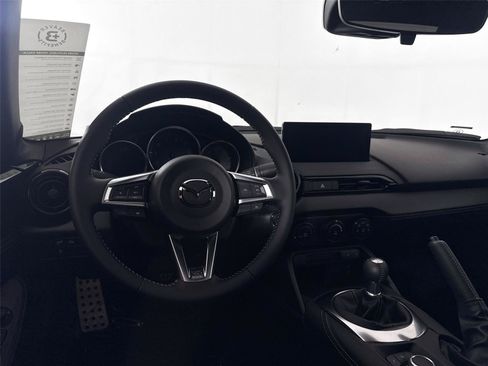 New 2026 MAZDA MX-5 Miata Club w/ Interior Package RWD image 32