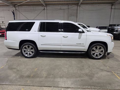 Used 2018 GMC Yukon XL SLT w/ Premium Edition AWD/4WD image 15
