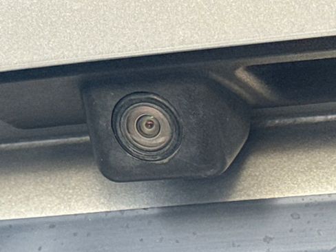 Used 2020 Chevrolet Equinox LT w/ Driver Convenience Package image 24