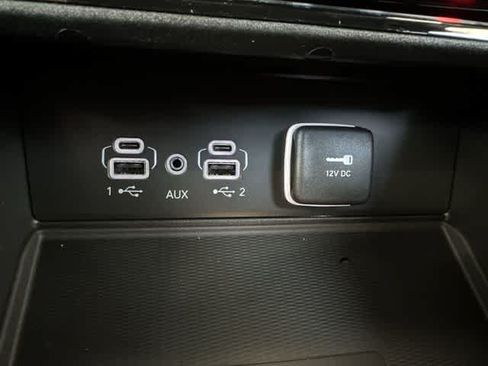 Used 2023 Jeep Grand Cherokee Altitude AWD/4WD image 21