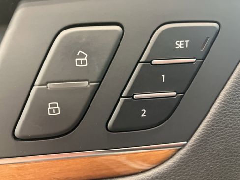 Used 2023 Audi Q5 2.0T Prestige w/ Prestige Package image 17