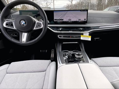 Used 2026 BMW X7 xDrive40i w/ Executive Package image 15