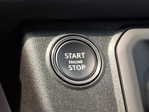 Used 2023 Land Rover Defender 130 SE AWD/4WD image 24