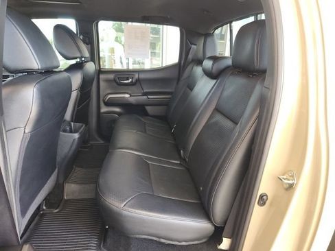 Certified 2020 Toyota Tacoma Limited AWD/4WD image 18