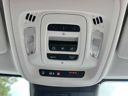 New 2025 Buick Envision Avenir image 15