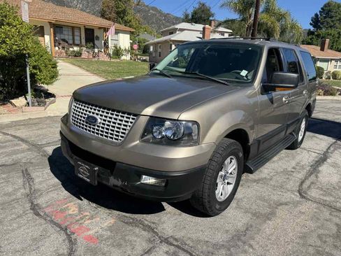 Used 2003 Ford Expedition XLT image 4