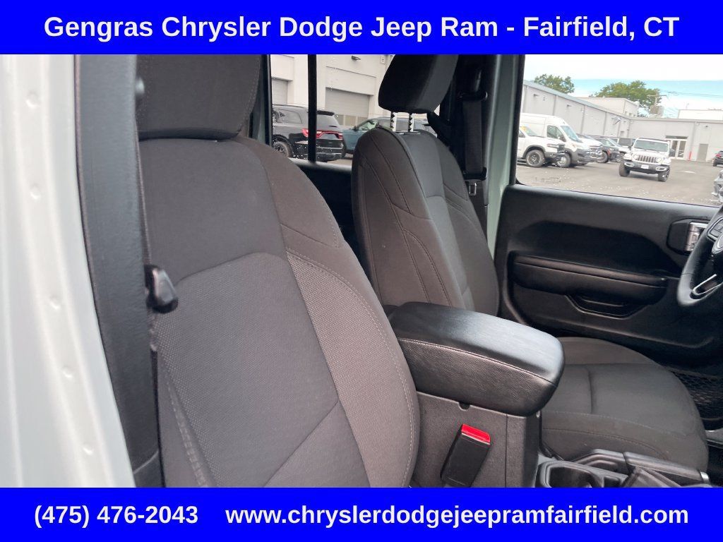 Used 2023 Jeep Wrangler Unlimited w/ Sun & Screen Package AWD/4WD image 22