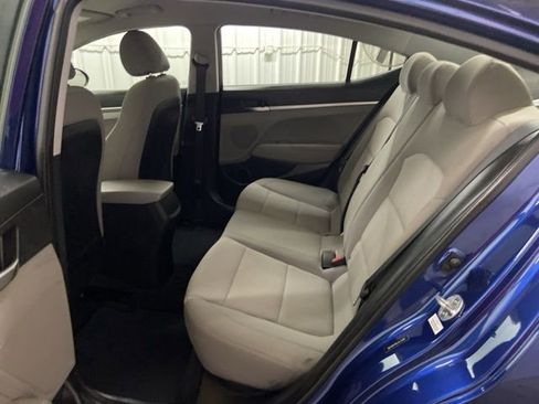 Used 2019 Hyundai Elantra SE image 17