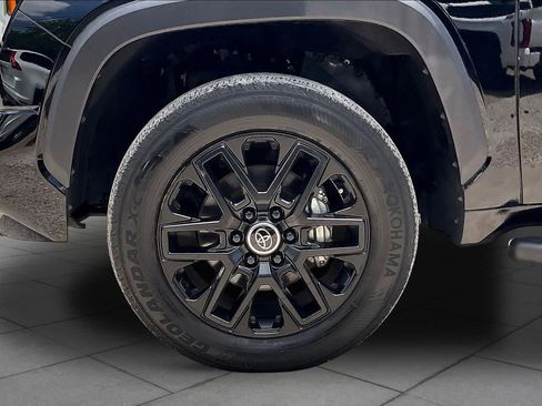 Used 2024 Toyota Tundra Limited AWD/4WD image 11