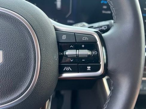 Certified 2025 Kia Carnival SX Prestige FWD image 16