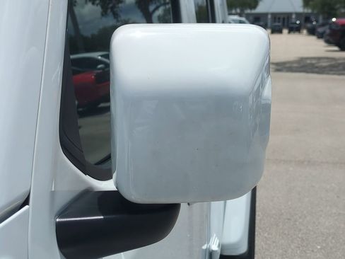 Used 2023 Jeep Wrangler Unlimited Sahara AWD/4WD image 13