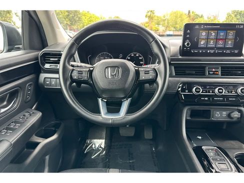Certified 2025 Honda Pilot EX-L image 15