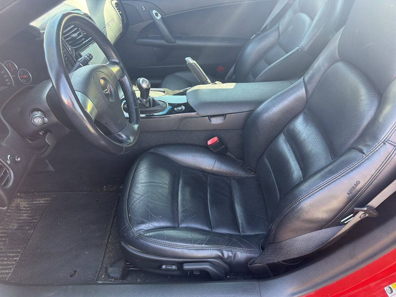 Used 2008 Chevrolet Corvette Coupe w/ Z51 Performance Package RWD image 5