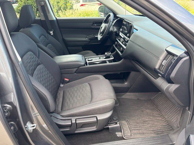 Used 2025 Nissan Pathfinder SV w/ SV Premium Package AWD/4WD image 35