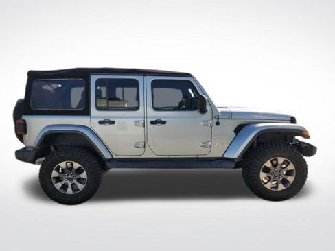 Used 2019 Jeep Wrangler Unlimited Sahara AWD/4WD image 10