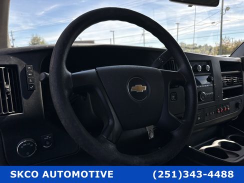 Used 2015 Chevrolet Express 2500 image 18