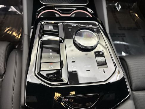 New 2026 BMW 550e xDrive AWD/4WD image 23