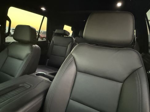 Used 2023 Chevrolet Tahoe Z71 w/ Luxury Package image 20