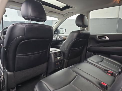 Used 2020 Nissan Pathfinder Platinum FWD image 41