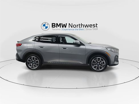 Used 2025 BMW X2 xDrive28i w/ Technology Package image 5