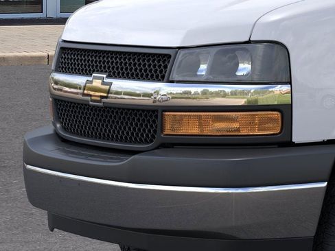 New 2025 Chevrolet Express 3500 w/ Power Convenience Package image 40