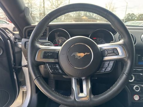 Used 2017 Ford Mustang Coupe image 19