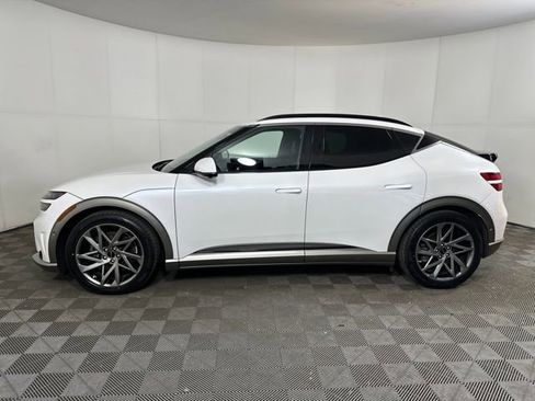 Used 2023 Genesis GV60 Advanced image 6