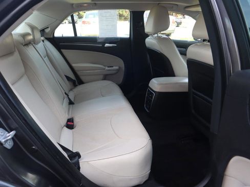 Used 2015 Chrysler 300 C w/ Light Group image 46