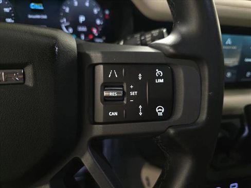 Certified 2024 Land Rover Defender 110 X-Dynamic SE AWD/4WD image 17