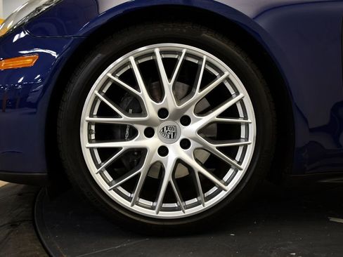 Used 2020 Porsche Panamera 4 image 15